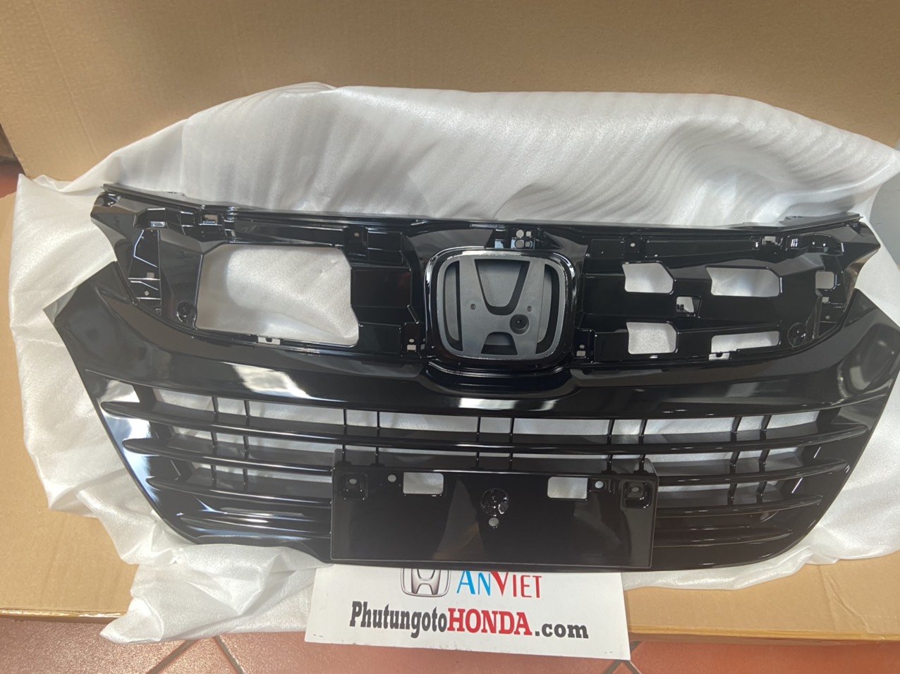 Mặt ca lăng phần đế xe Honda HRV